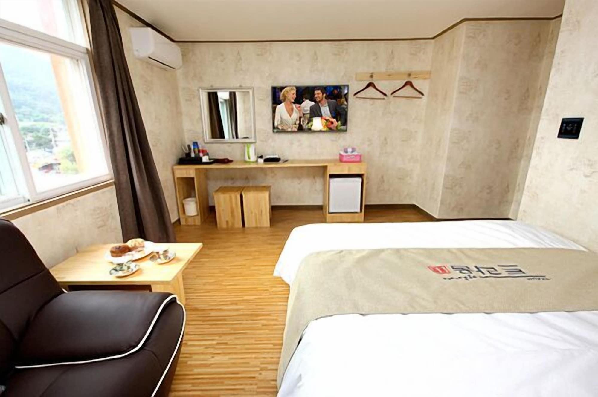 Traum Hotel & Condo Gapyeong Exterior foto