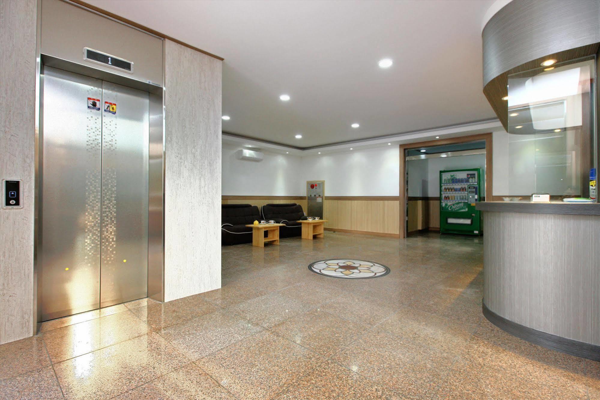 Traum Hotel & Condo Gapyeong Exterior foto